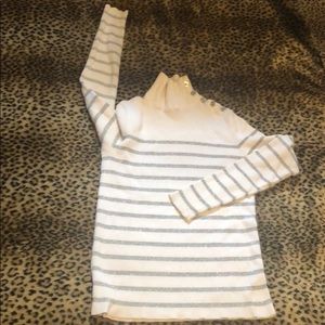 Used sweaters by Ralph Lauren size M